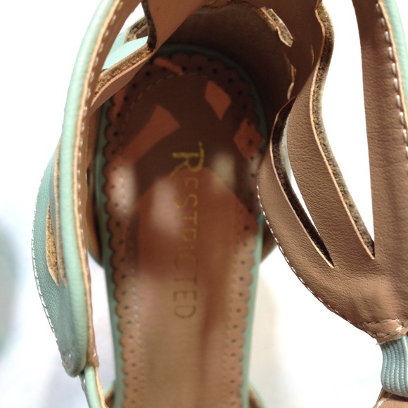 Restricted Ankle Straps Heels - Picture 7 of 12